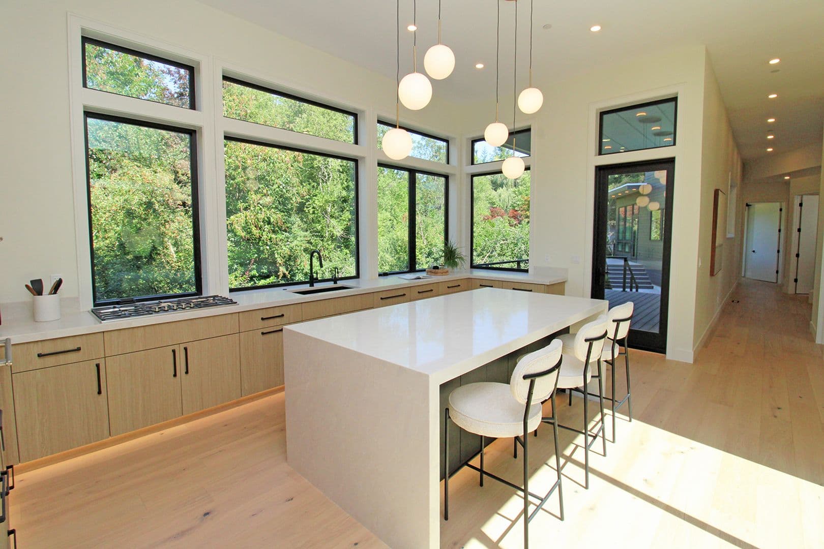 Portland House: 6233 SW Hamilton Way