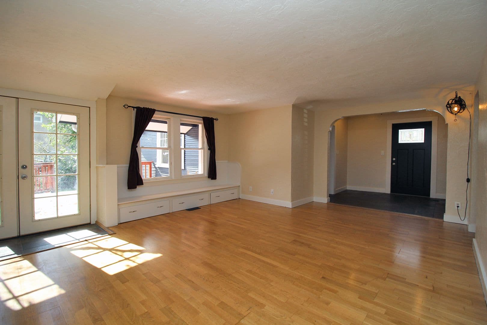 Portland House: 320 SW Carson St