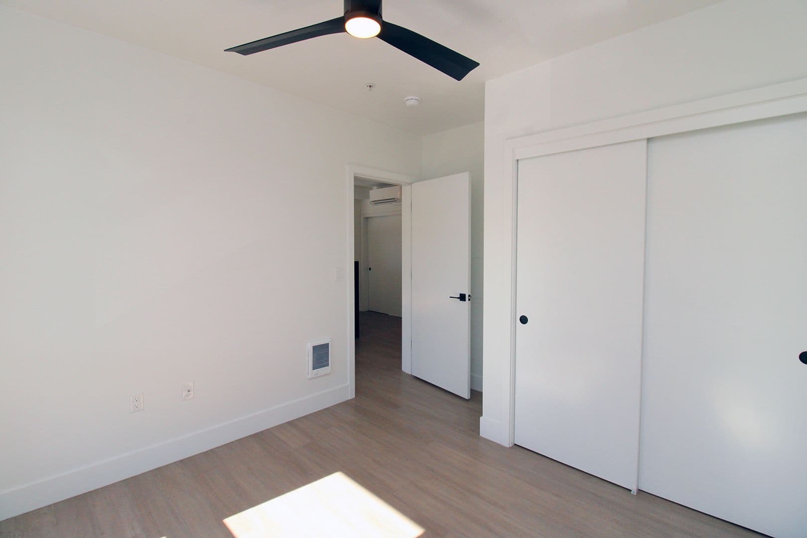 Portland Apartment: 1477 NE Alberta St