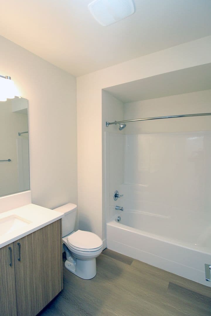 Portland Apartment: 8417 SW 24th Ave