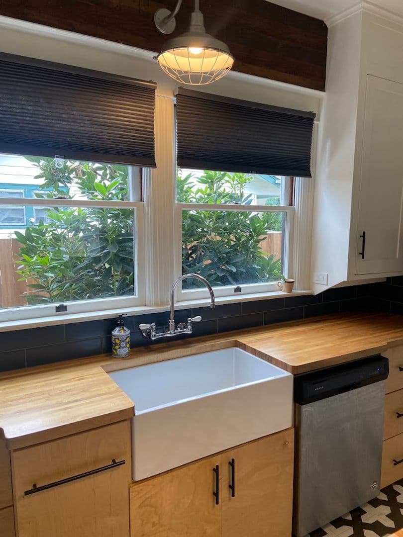 Portland House: 7126 N Lombard St