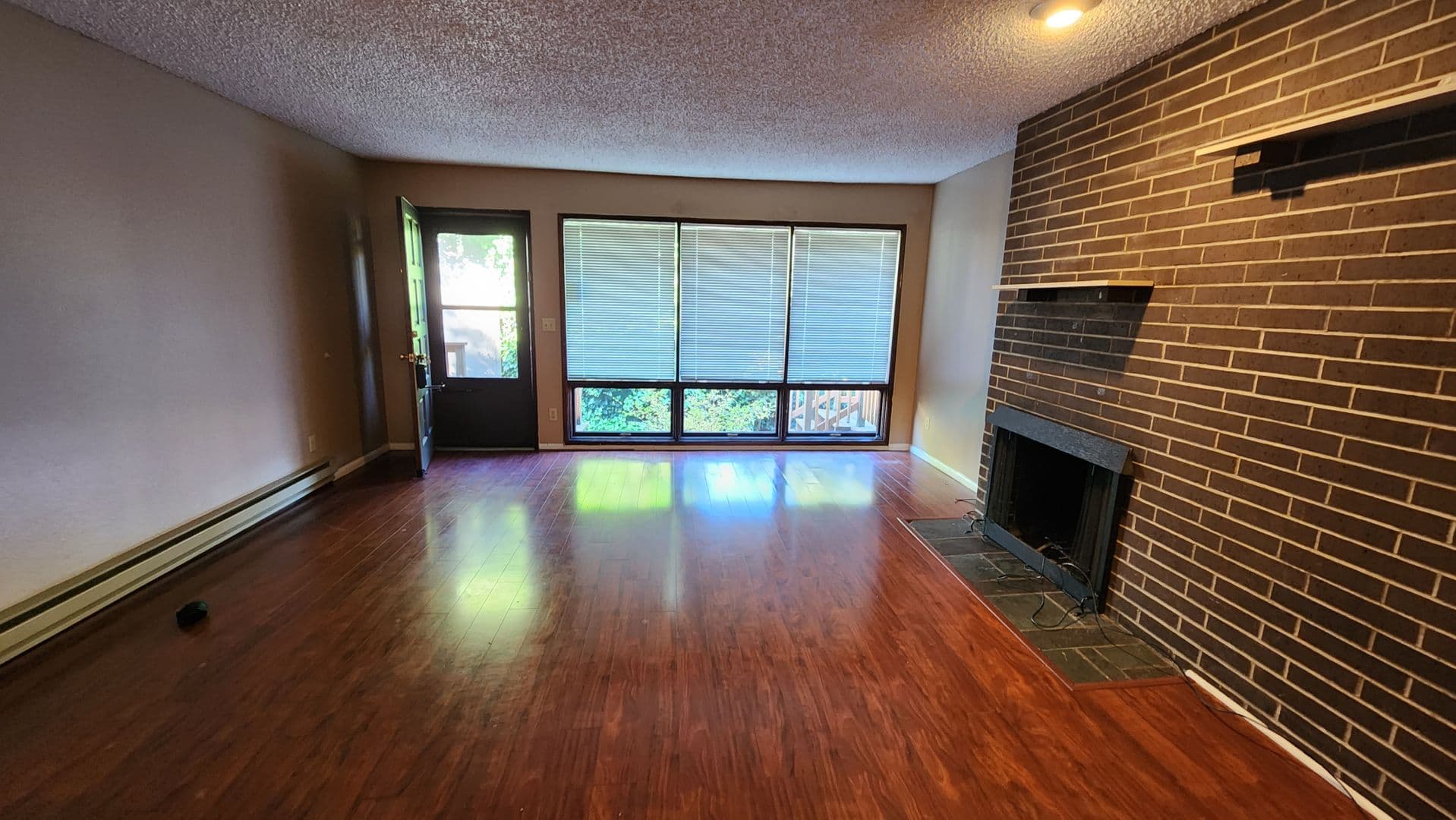 Portland Apartment: 5821-5827 NE Davis St