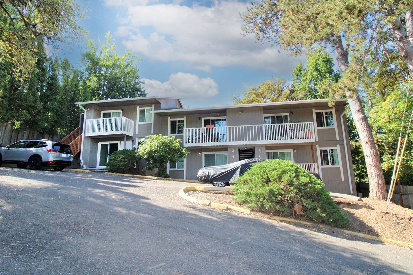 Portland Apartment: 5704 SW Beaverton-Hillsdale Hwy