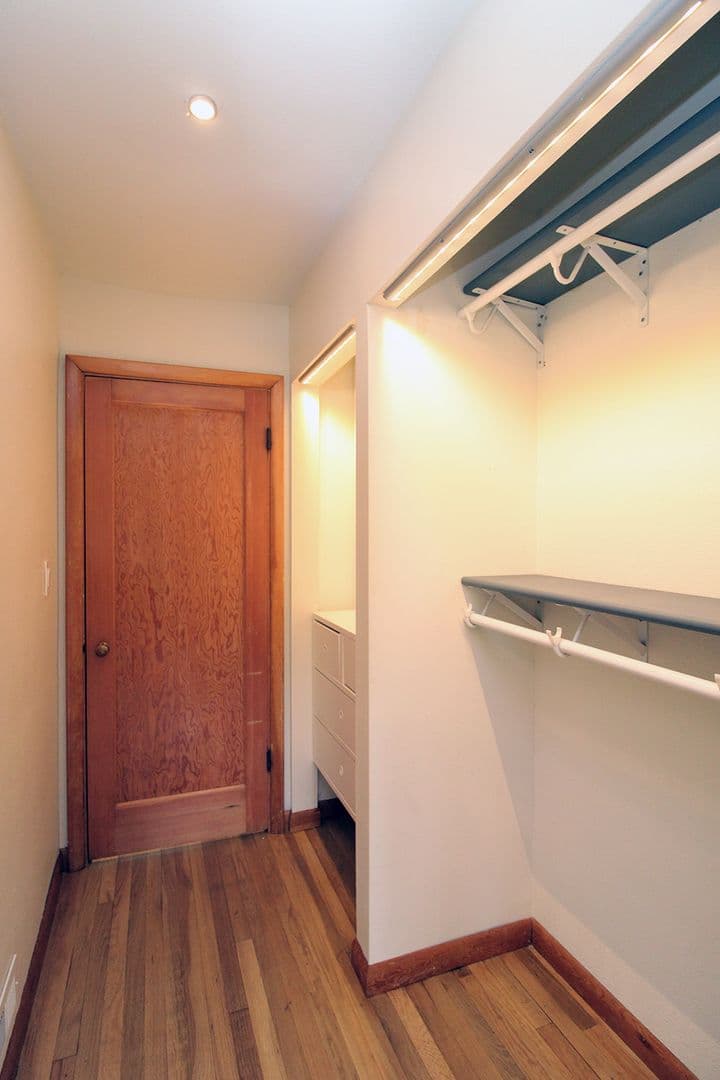 Portland Apartment: 9823 SW 55th Ave