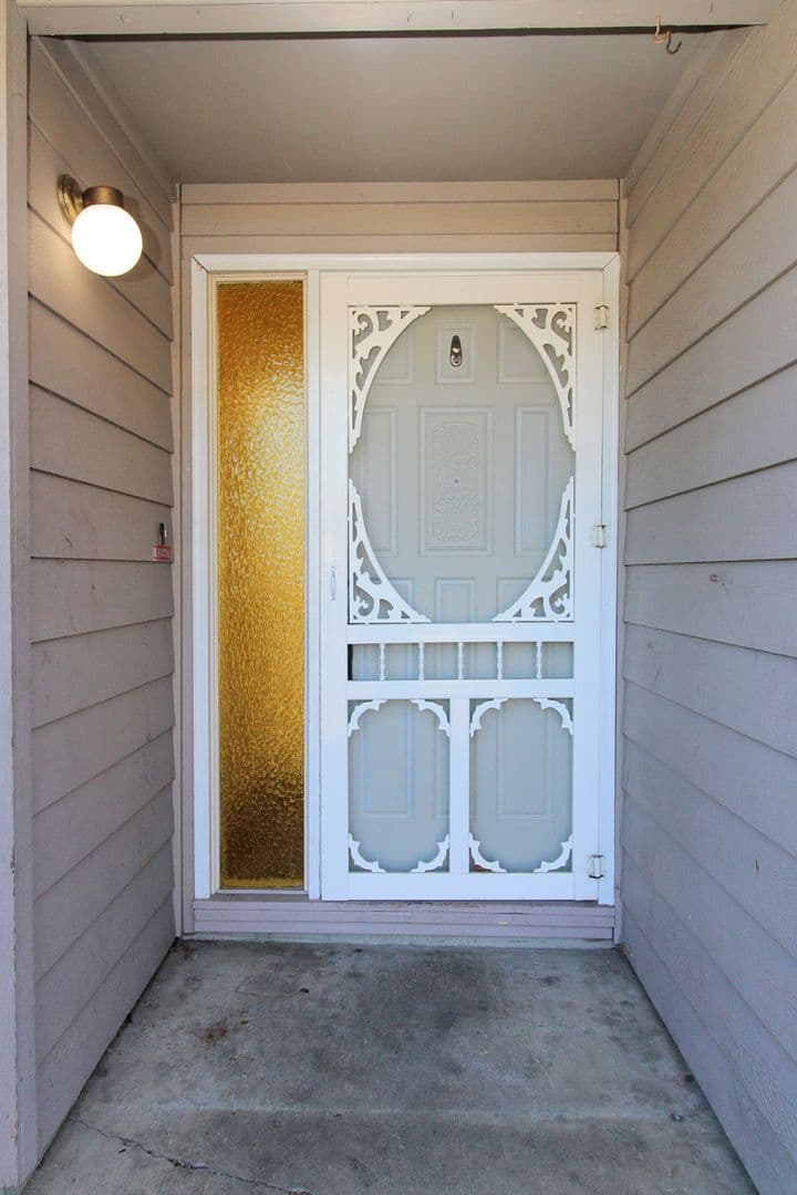 Troutdale Apartment: 802 - 804 SW 29th Way