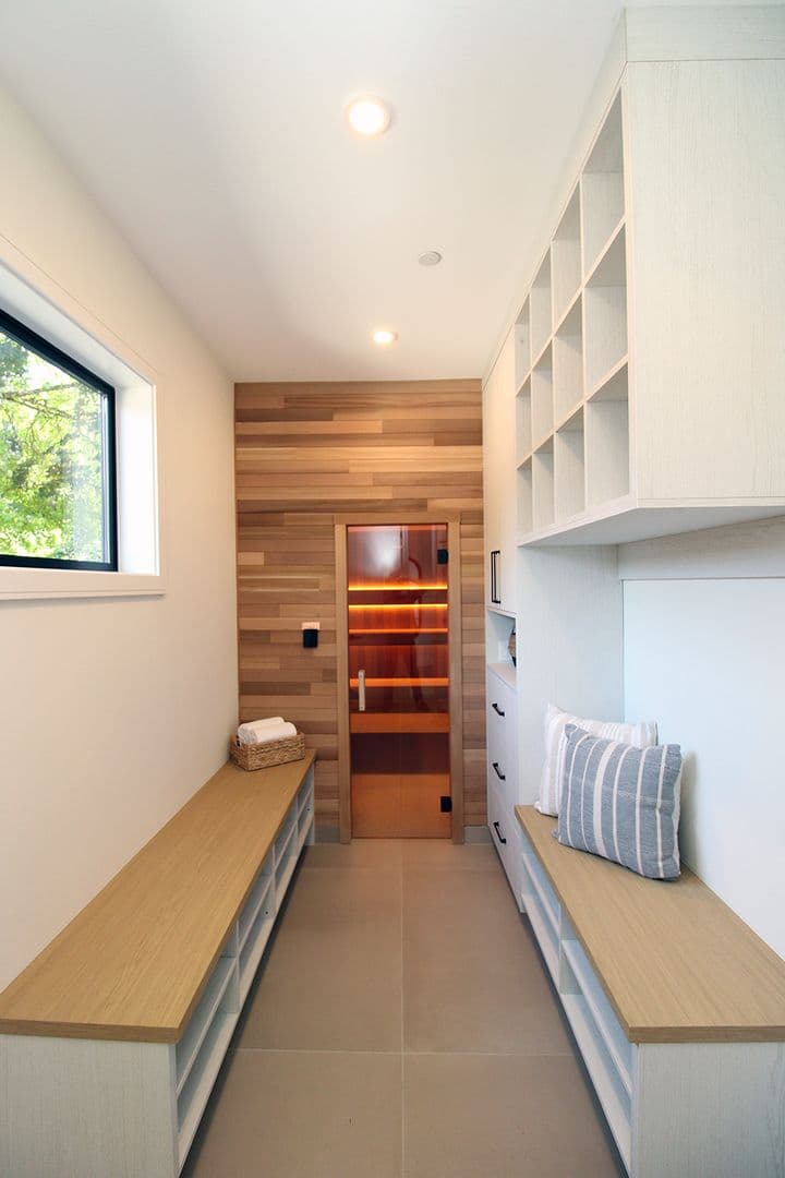 Portland House: 6233 SW Hamilton Way