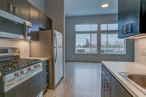 Portland Apartment: 3423 SE Hawthorne Blvd