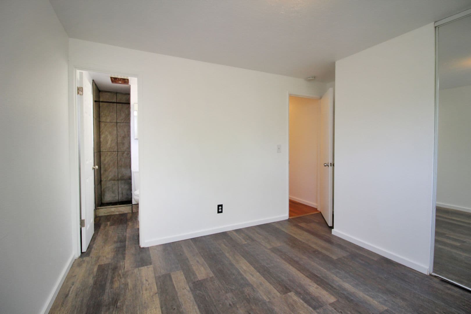 Portland Apartment: 9706 SW 49th Ave #A-B