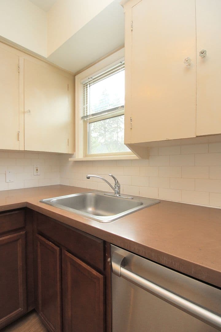 Portland Apartment: 5944 & 5948 NE 30th Ave