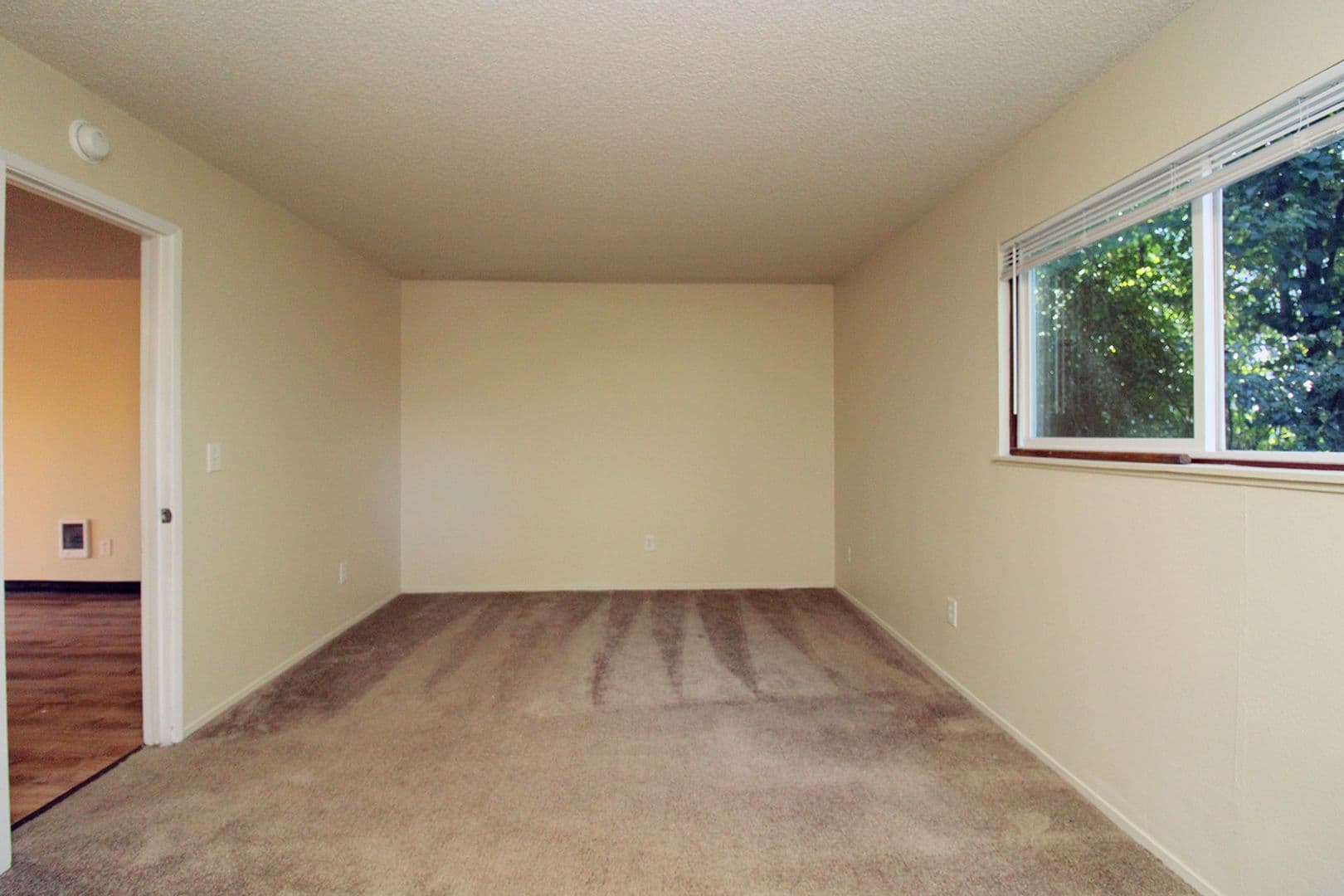 Portland Apartment: 5704 SW Beaverton-Hillsdale Hwy