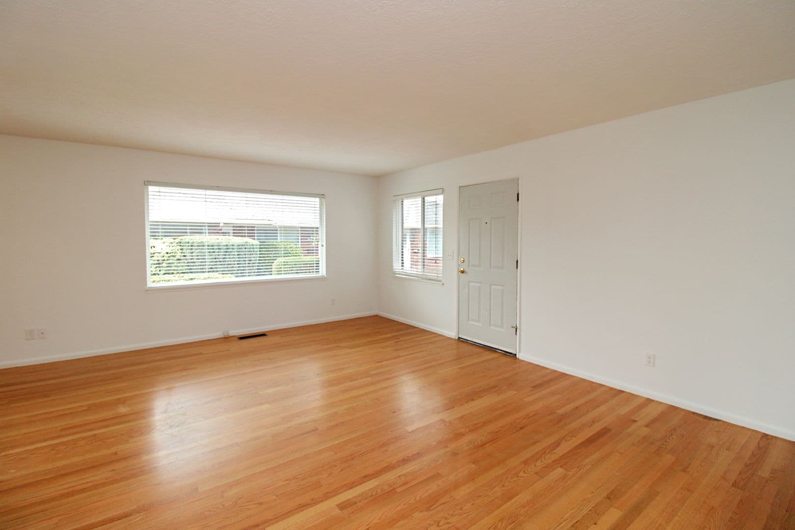 Portland Apartment: 7230 - 7234 NE Broadway