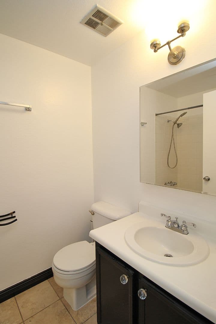 Portland Apartment: 9706 SW 49th Ave #A-B