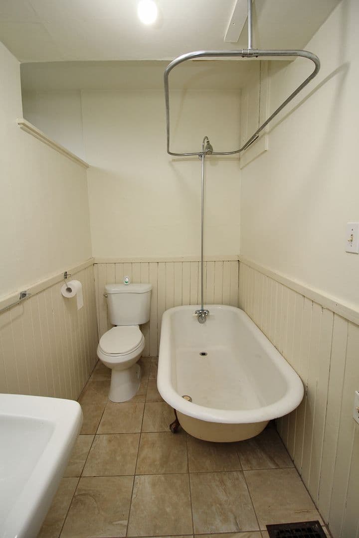 Portland Apartment: 1236 NE Tillamook St