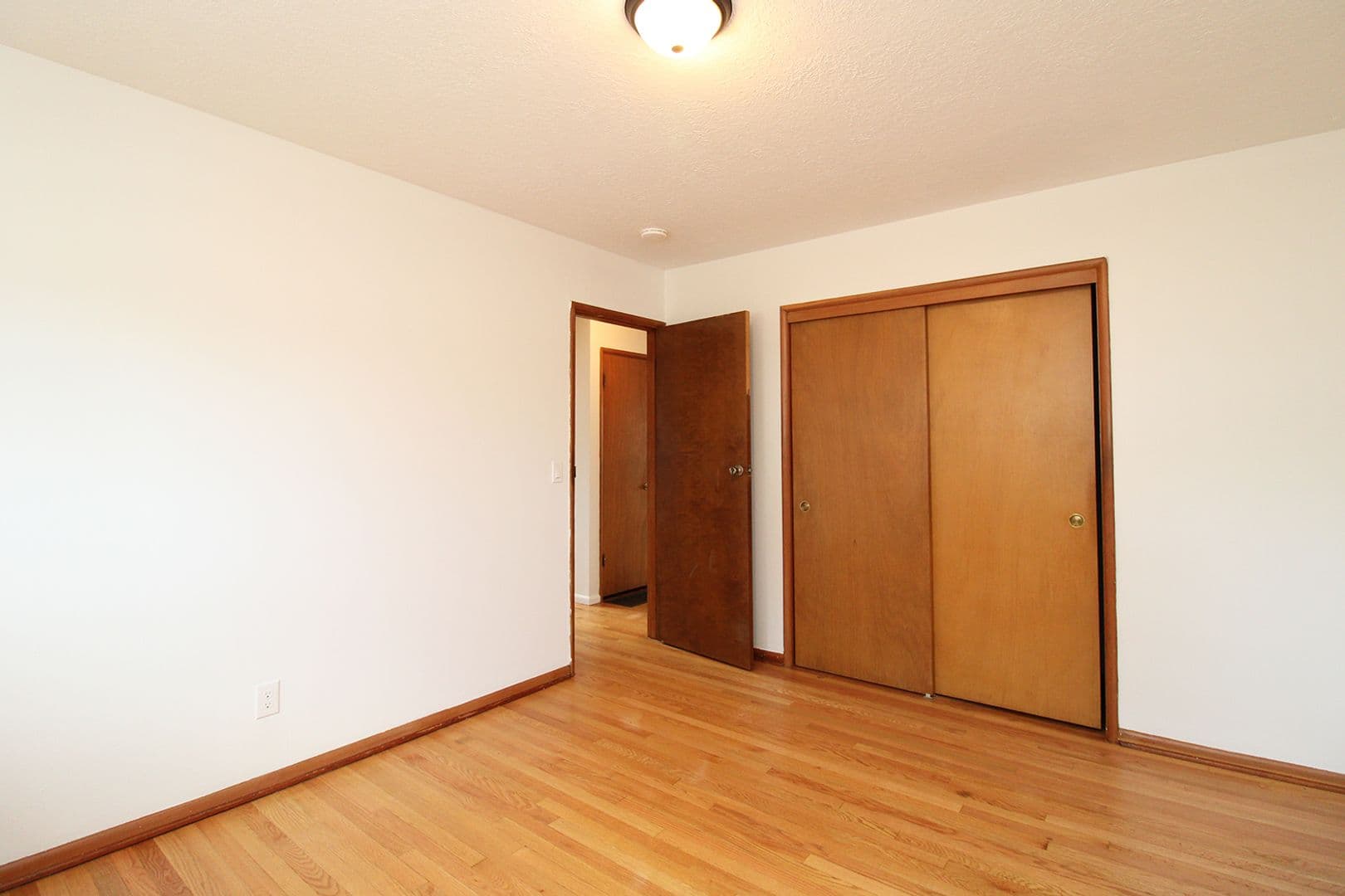 Portland Apartment: 7230 - 7234 NE Broadway