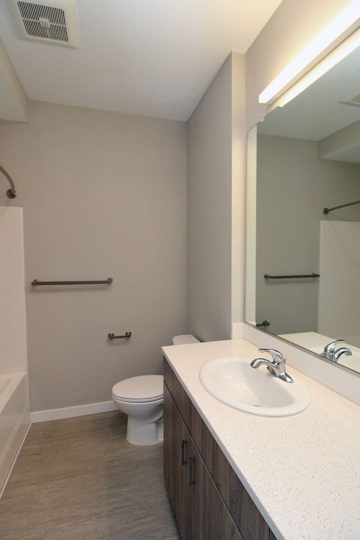 Portland Apartment: 1280 SE Nehalem St