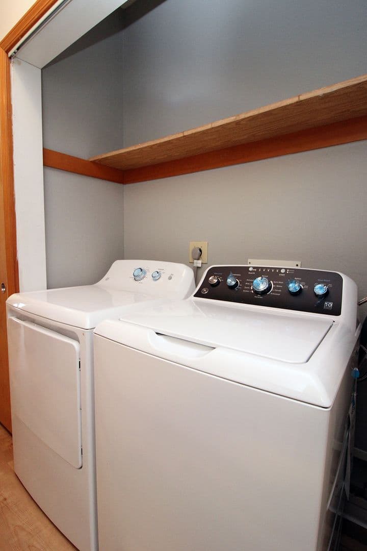 Portland Apartment: 2315 N Lombard St