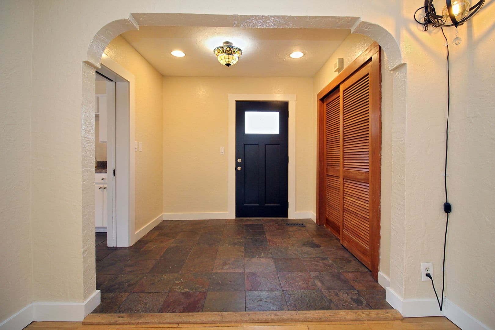 Portland House: 320 SW Carson St