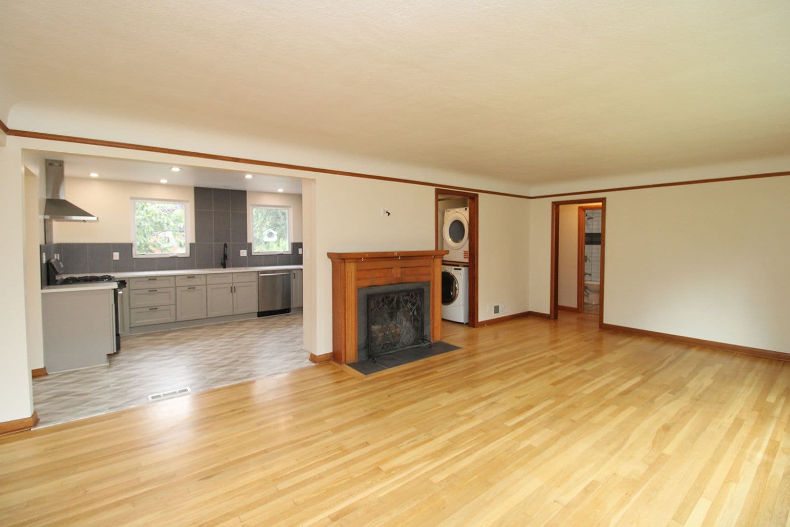Portland Apartment: 9823 SW 55th Ave
