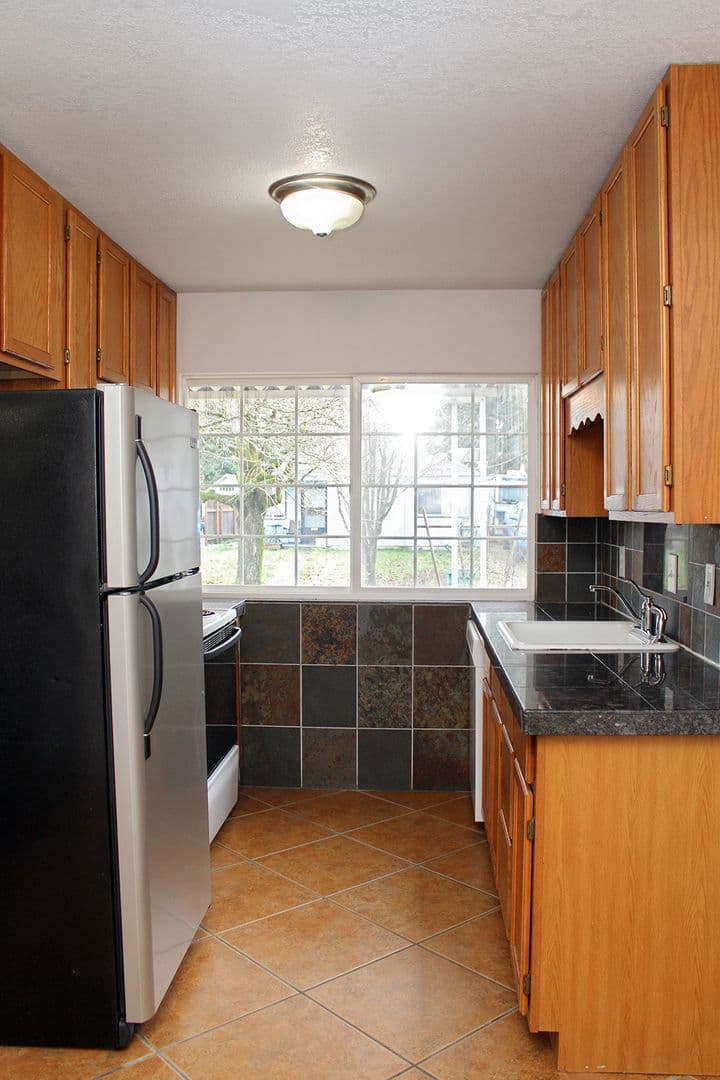 Portland House: 5933 SE Franklin St