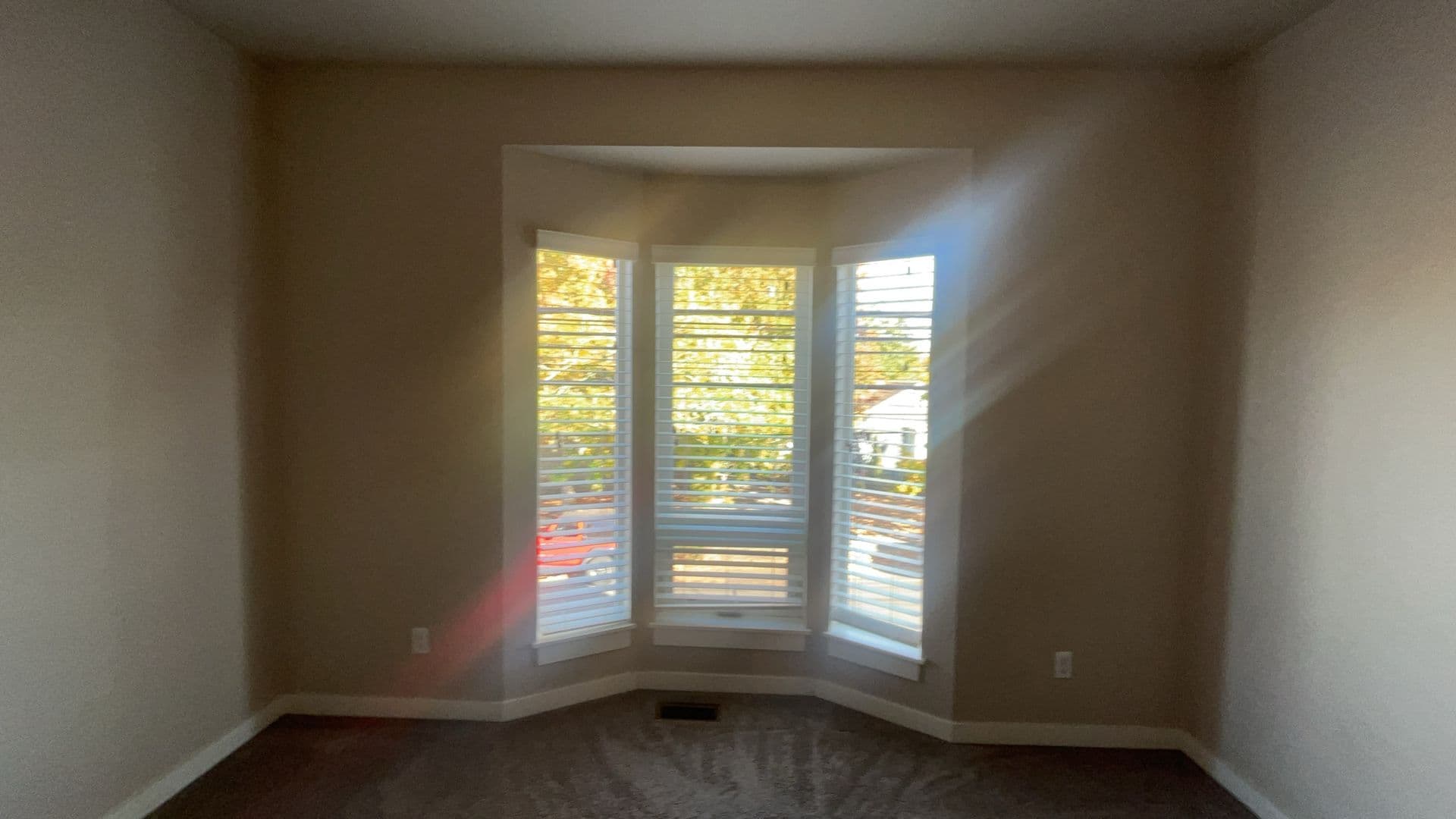 Portland Apartment: 7625 SE Milwaukie Ave