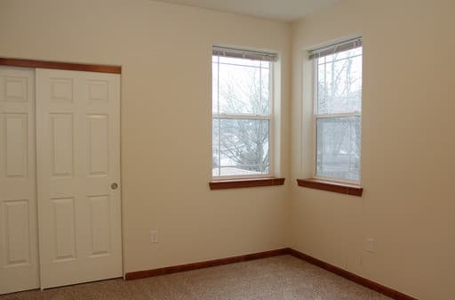 Portland Apartment: 123 NE 172nd Avenue