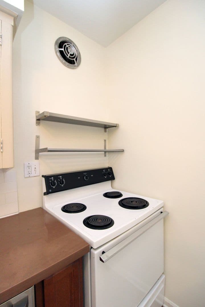 Portland Apartment: 5944 & 5948 NE 30th Ave