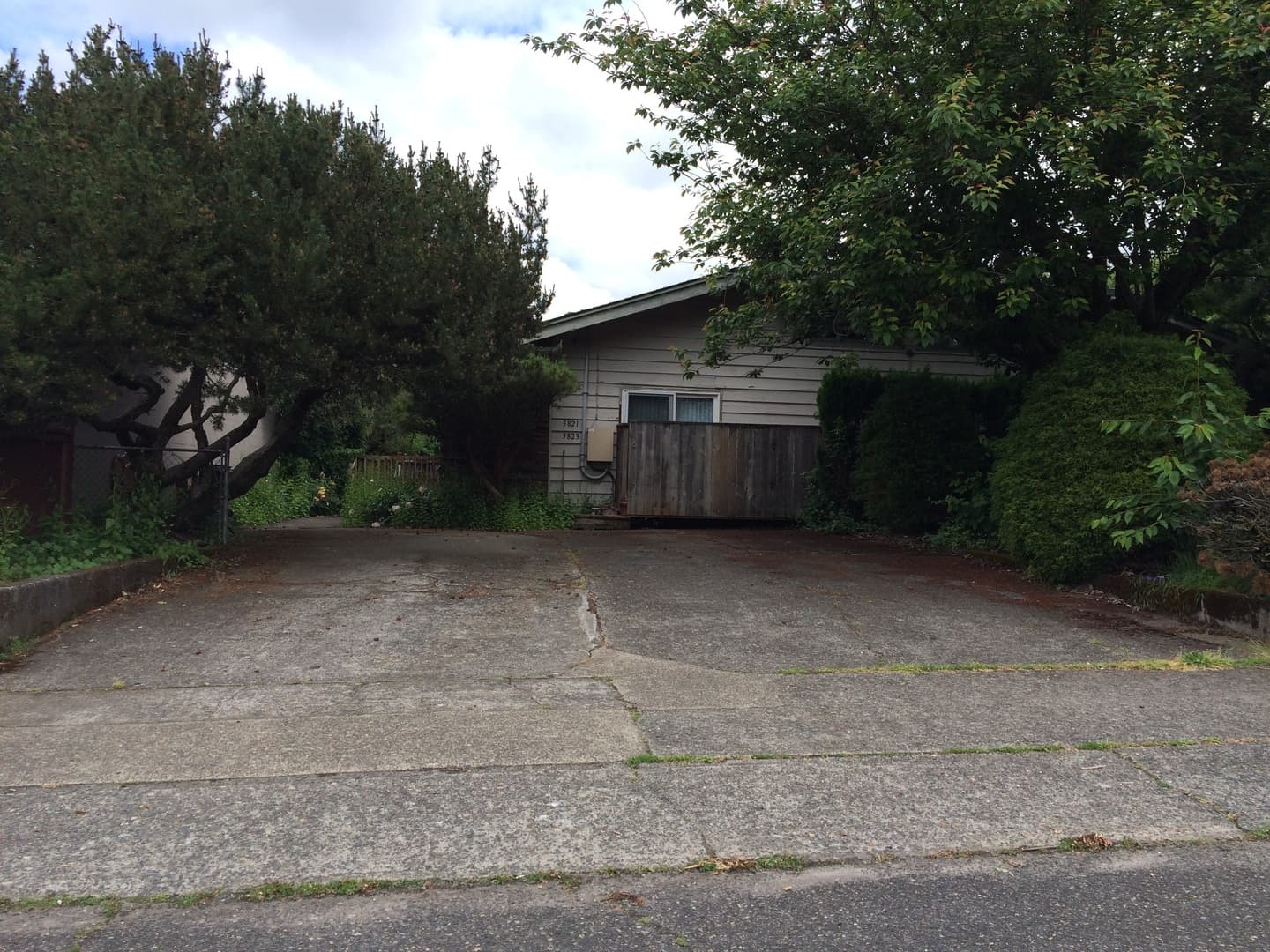Portland Apartment: 5821-5827 NE Davis St