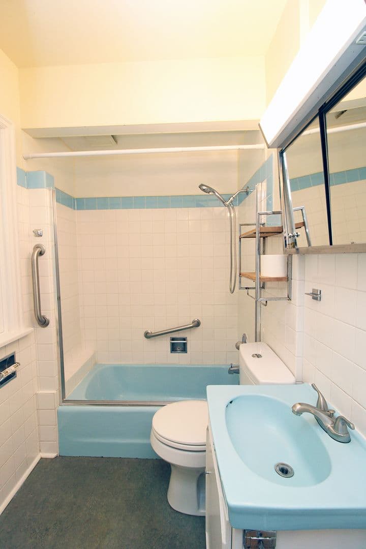 Portland House: 6047 NE 37th Ave