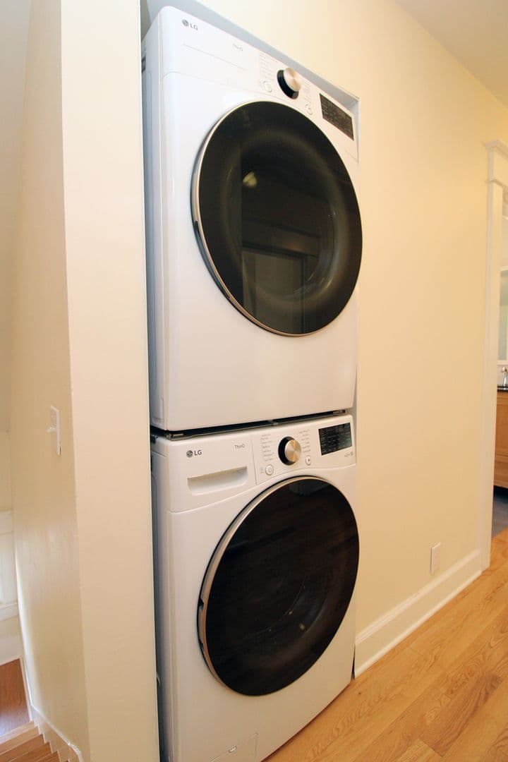 Portland House: 4106 NE 10th Ave