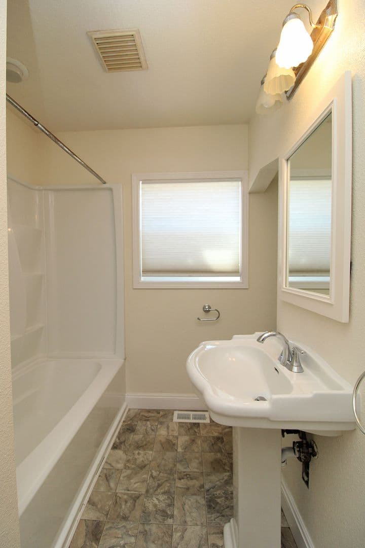 Portland House: 4419 N Albina Ave