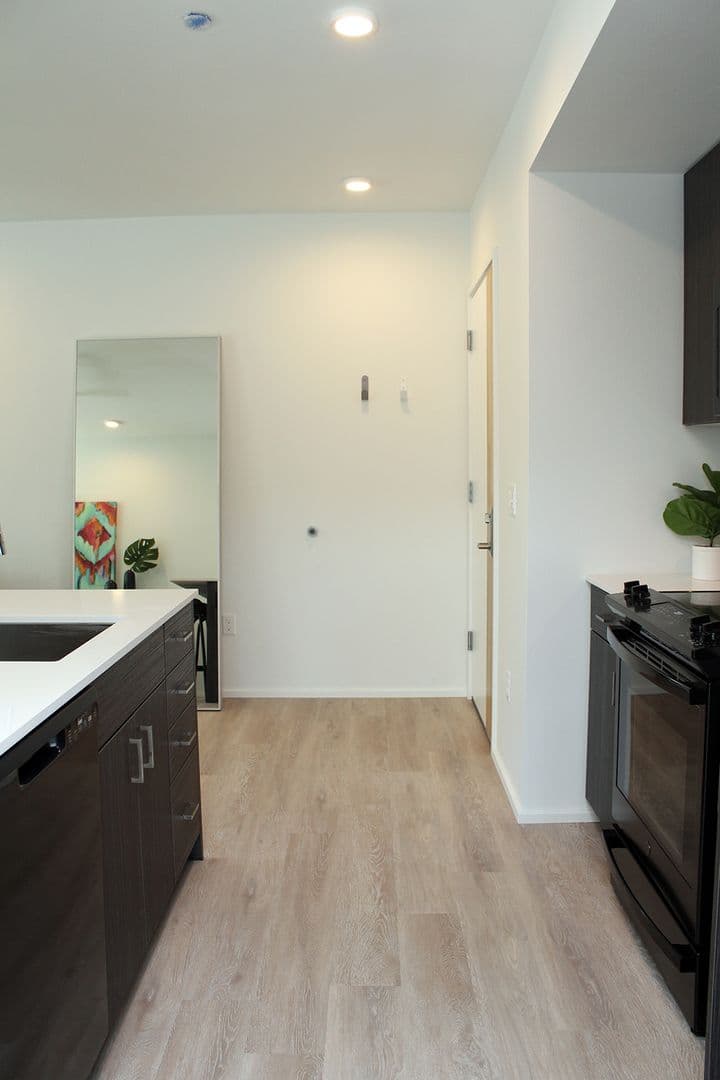 Portland Apartment: 1611 N Rosa Parks Way #101 - 306