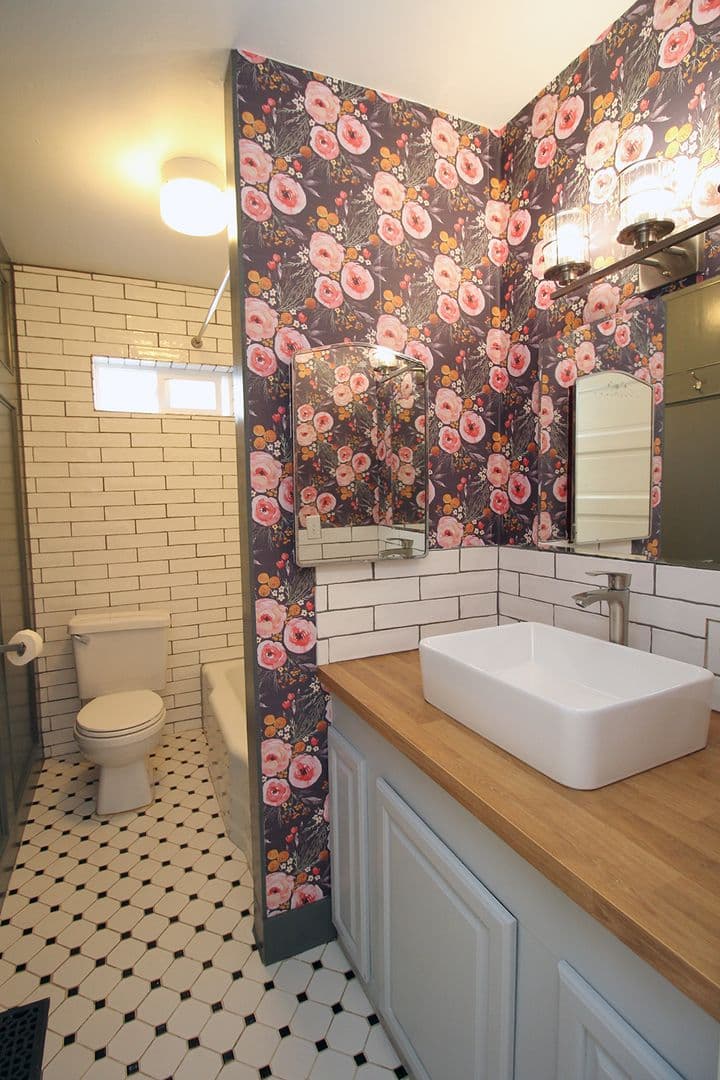 Portland House: 320 SW Carson St