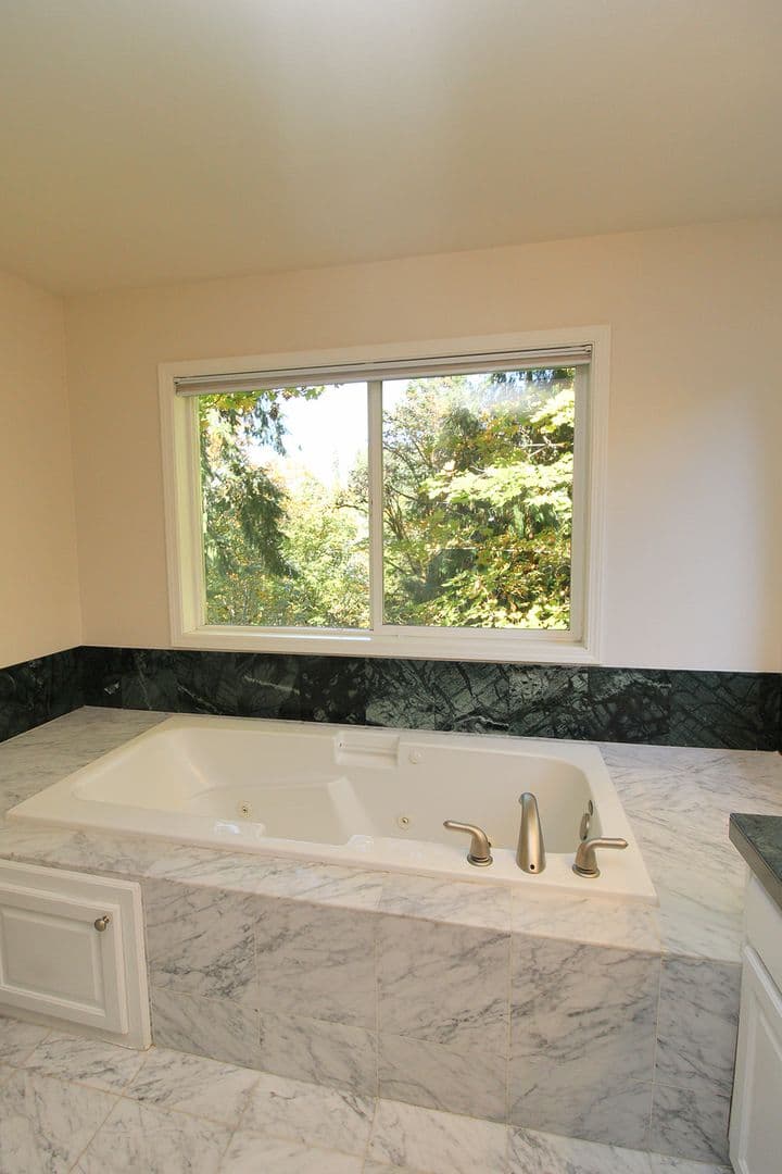 Portland House: 9583 NW Randall Ln