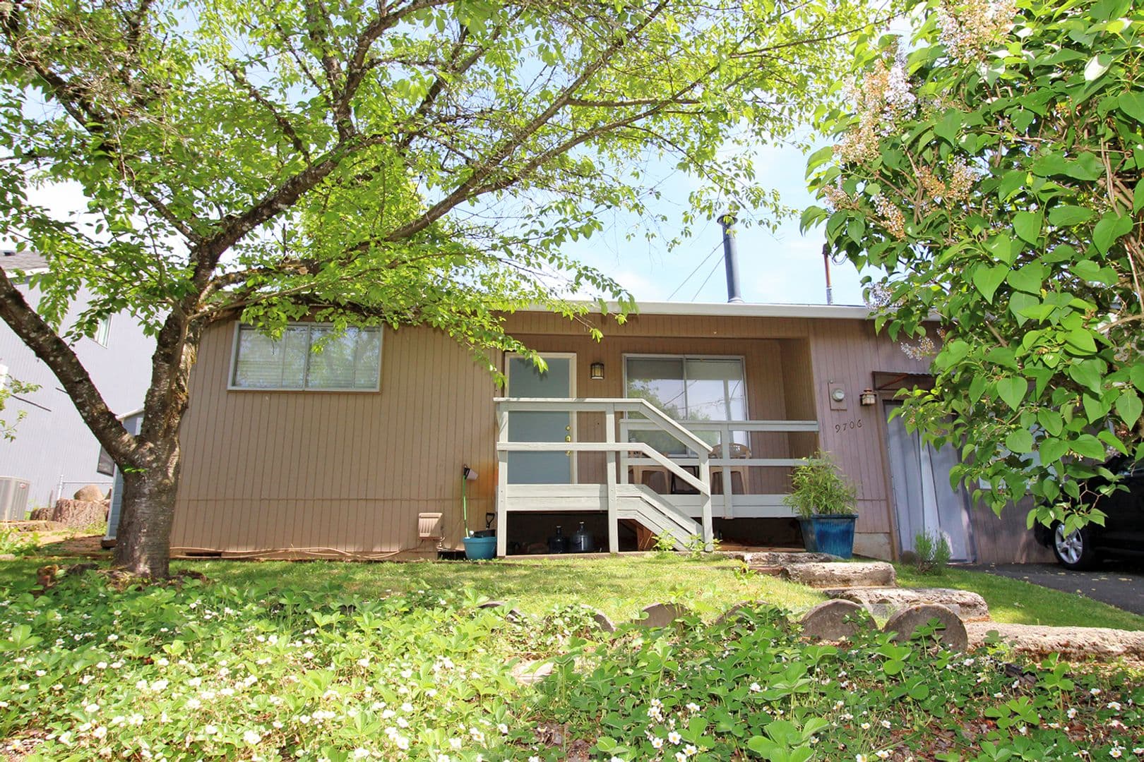 Portland Apartment: 9706 SW 49th Ave #A-B