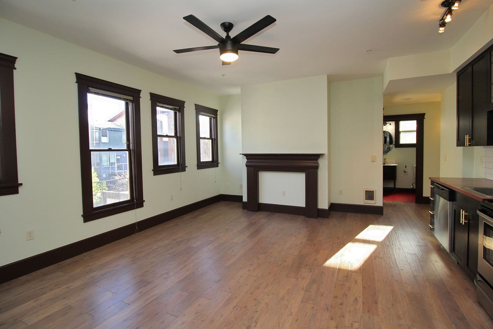 Portland Apartment: 1634 NW Everett St