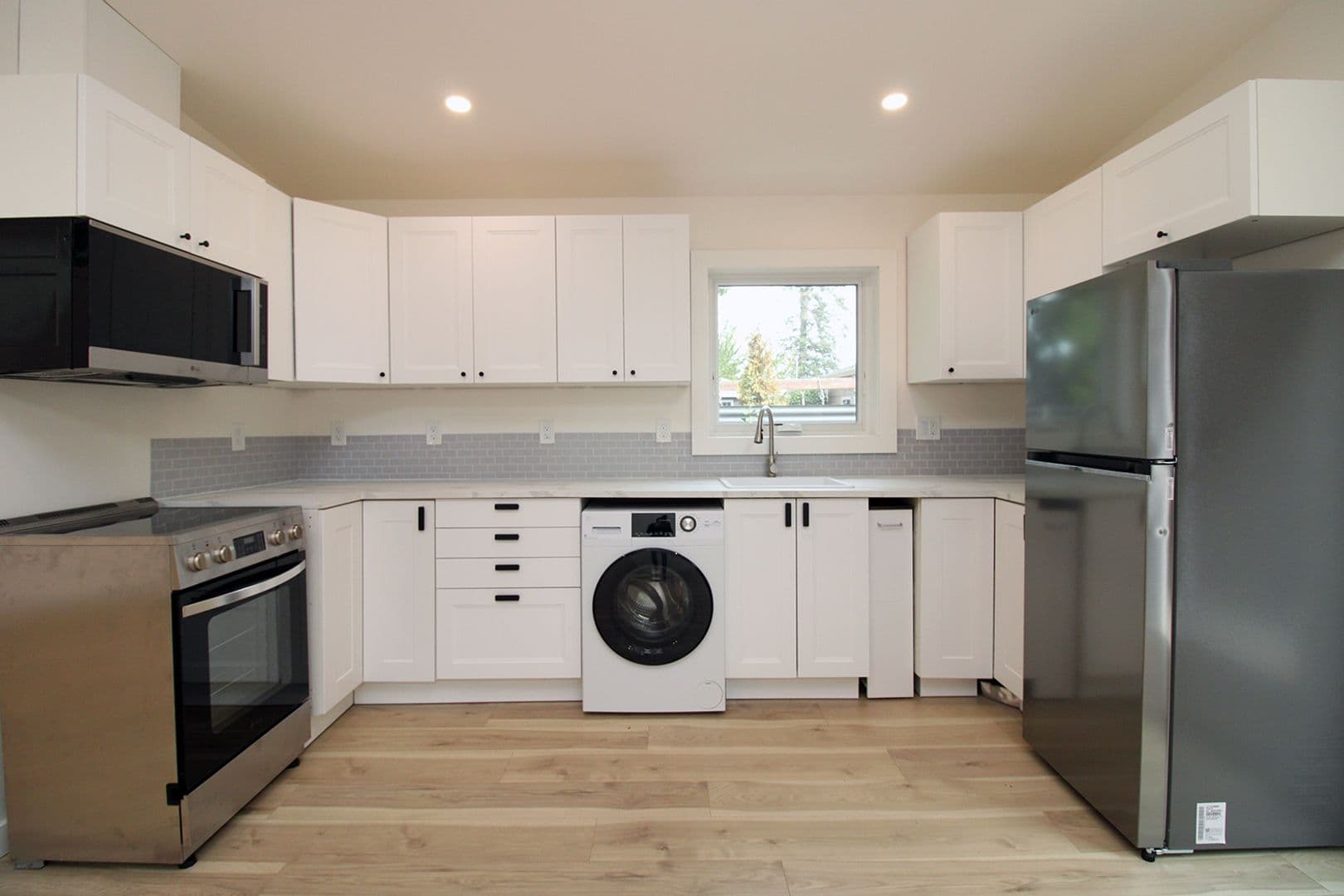 Portland Apartment: 2531 N Farragut St