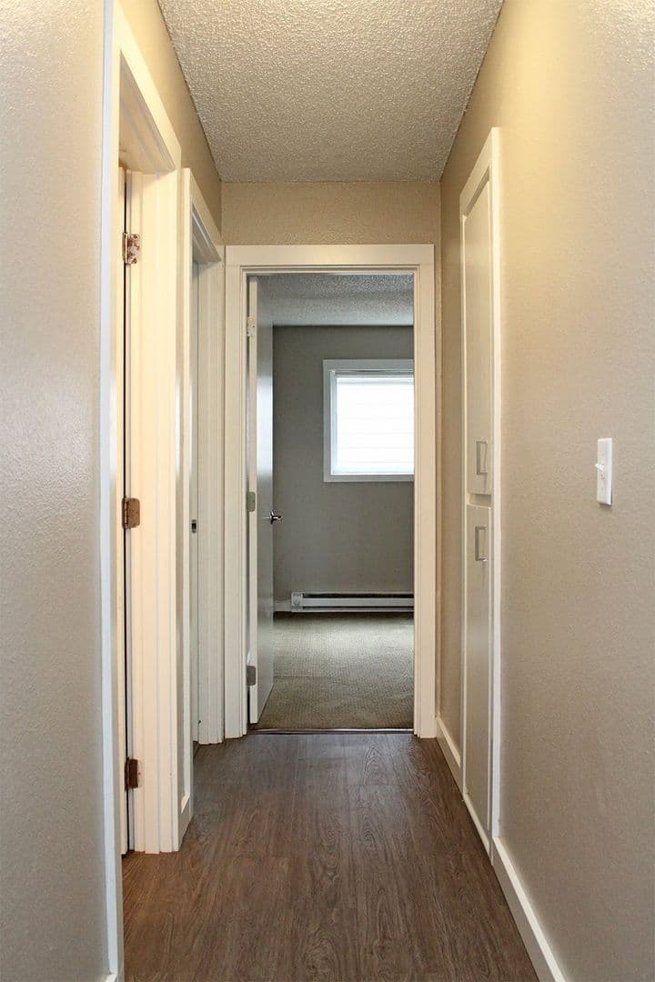 Portland Apartment: 9222 N Lombard St