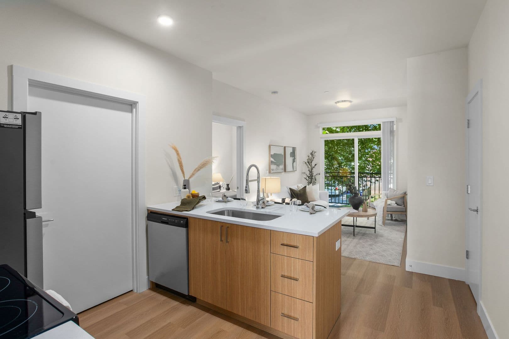 Portland Apartment: 8417 SW 24th Ave