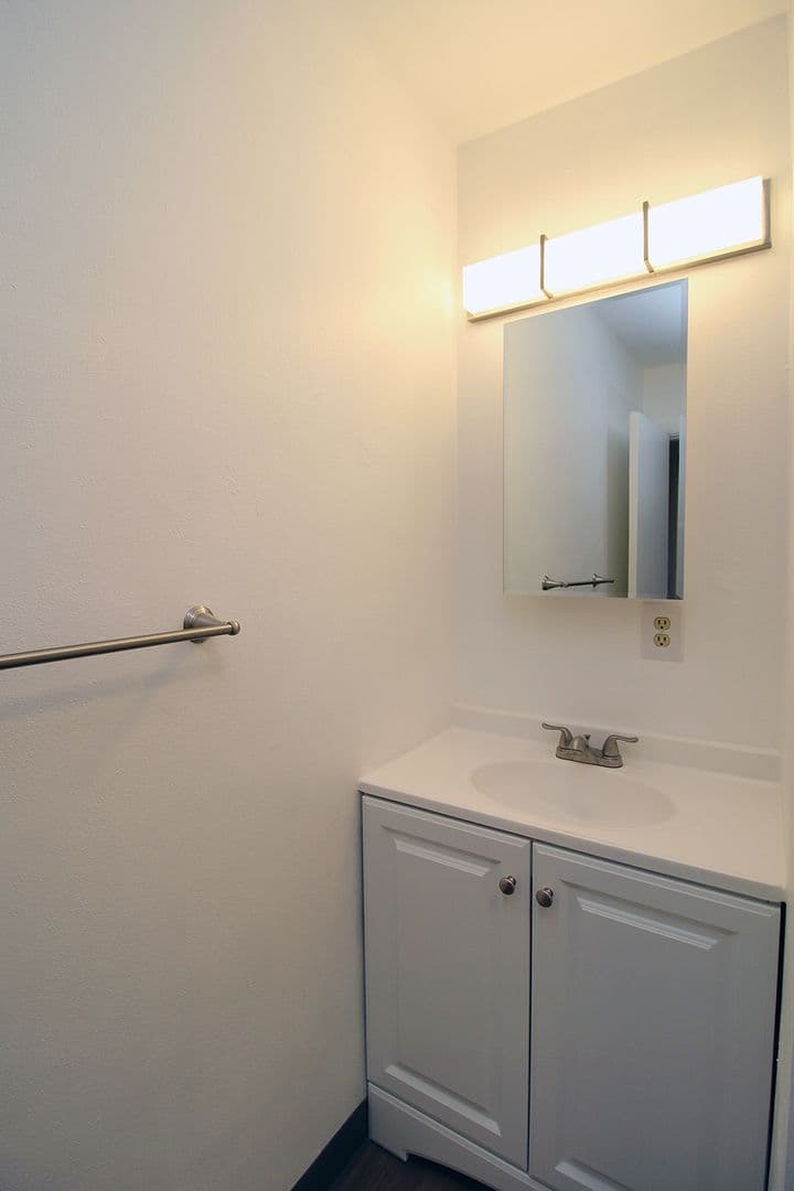 Portland Apartment: 1902-1910 N Kilpatrick St - Kenton