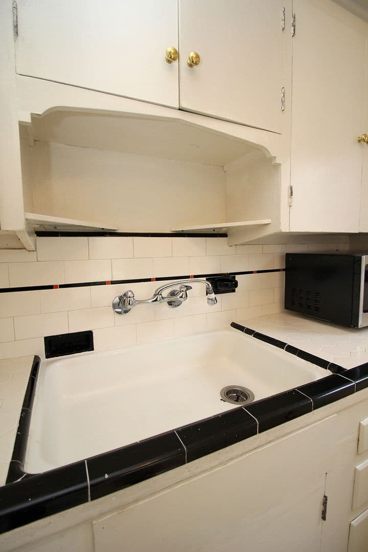 Portland Apartment: 1103-1133 SW Whitaker St