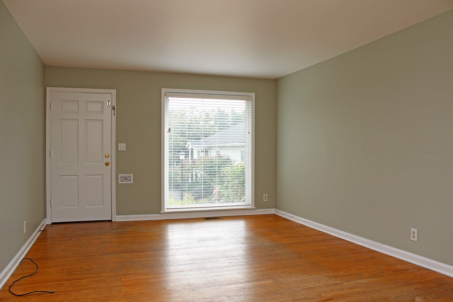 Portland Apartment: 5131-5147 SE 17th Avenue