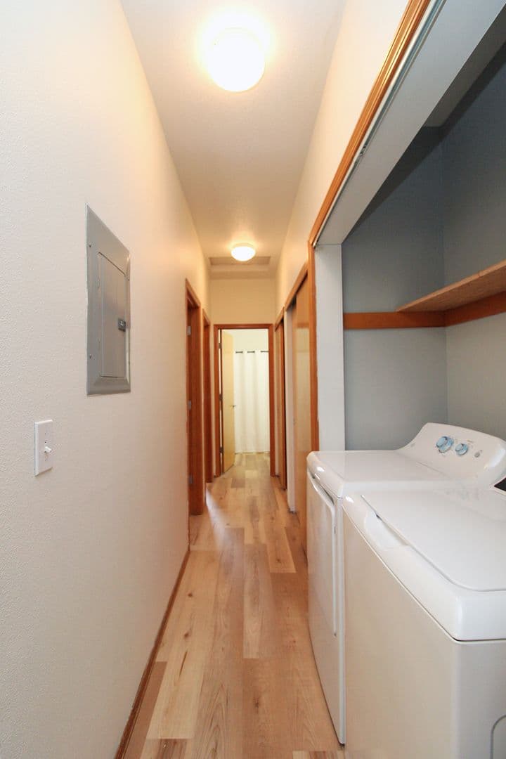 Portland Apartment: 2315 N Lombard St