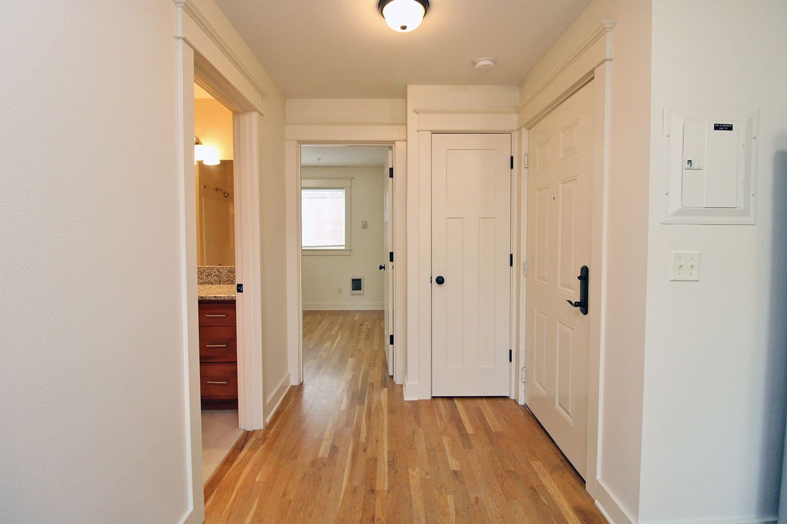 Portland Apartment: 2424 N Vancouver Ave