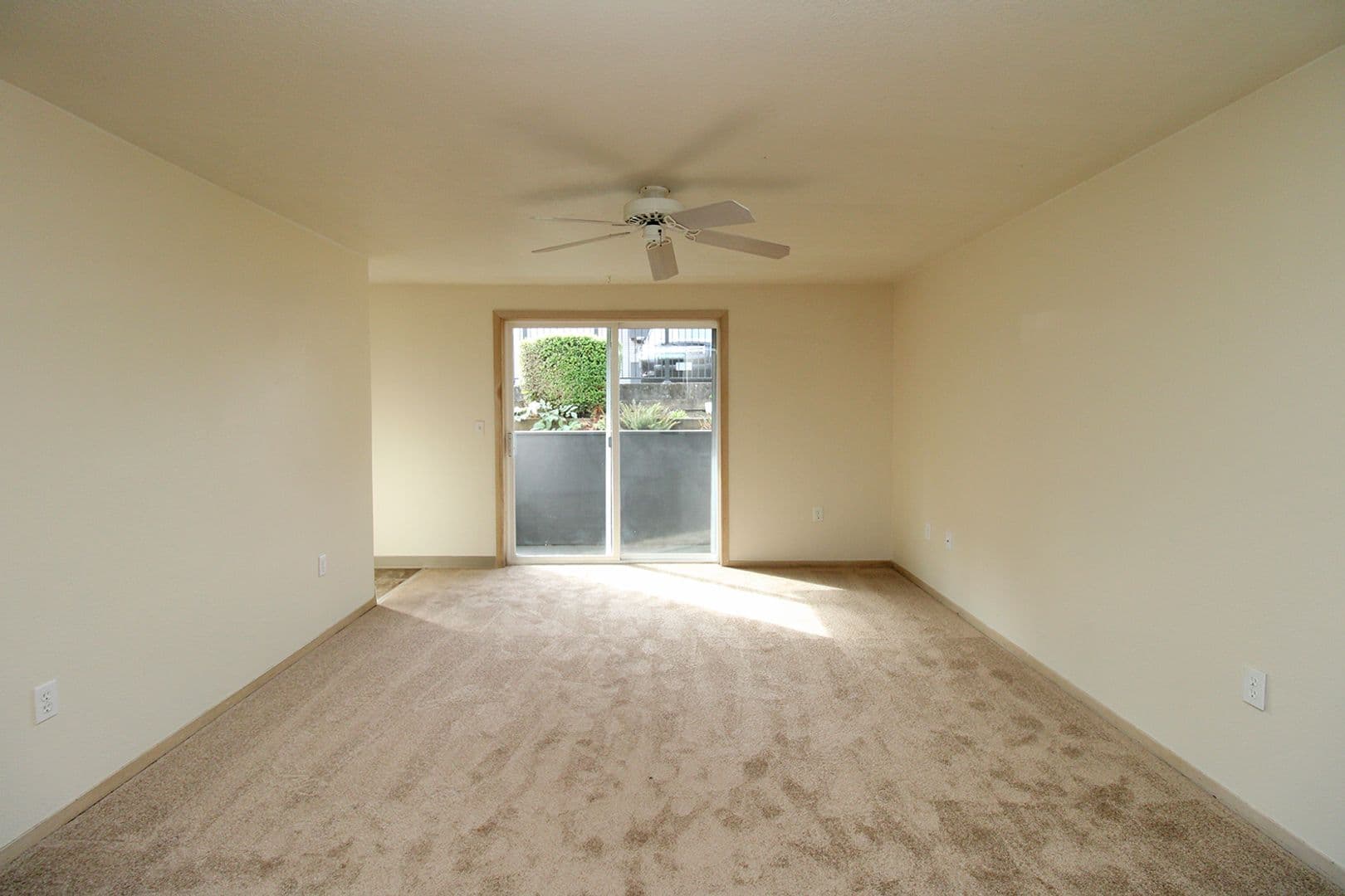 Portland Apartment: 1348 - 1438 NE 160th Ave