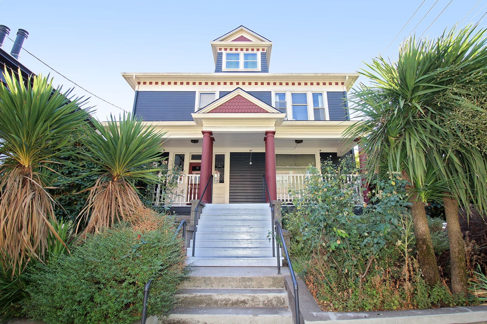 Portland Apartment: 1634 NW Everett St