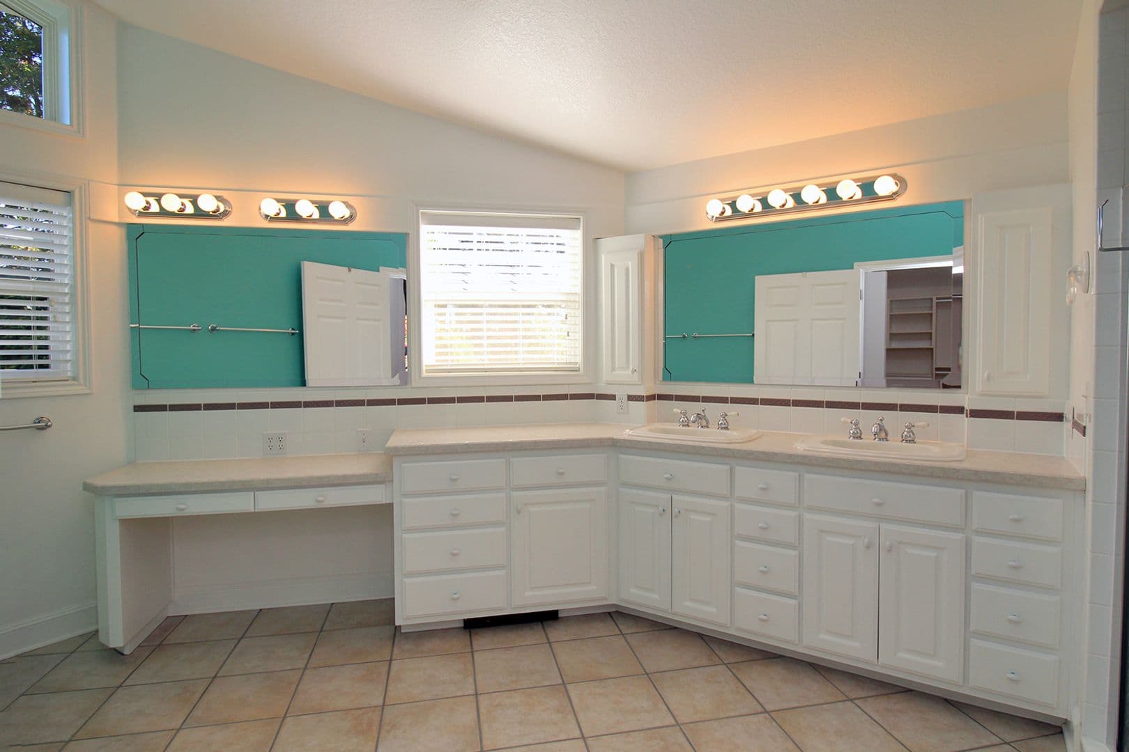 Portland House: 2710 SW Scenic Dr