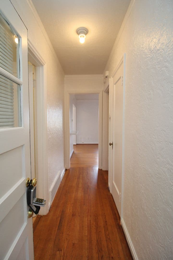 Portland Apartment: 2356-2366 SW Cactus Dr