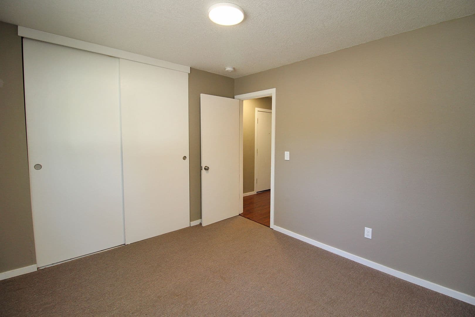 Portland Apartment: 4204 - 4232 SE Cesar E Chavez Blvd.