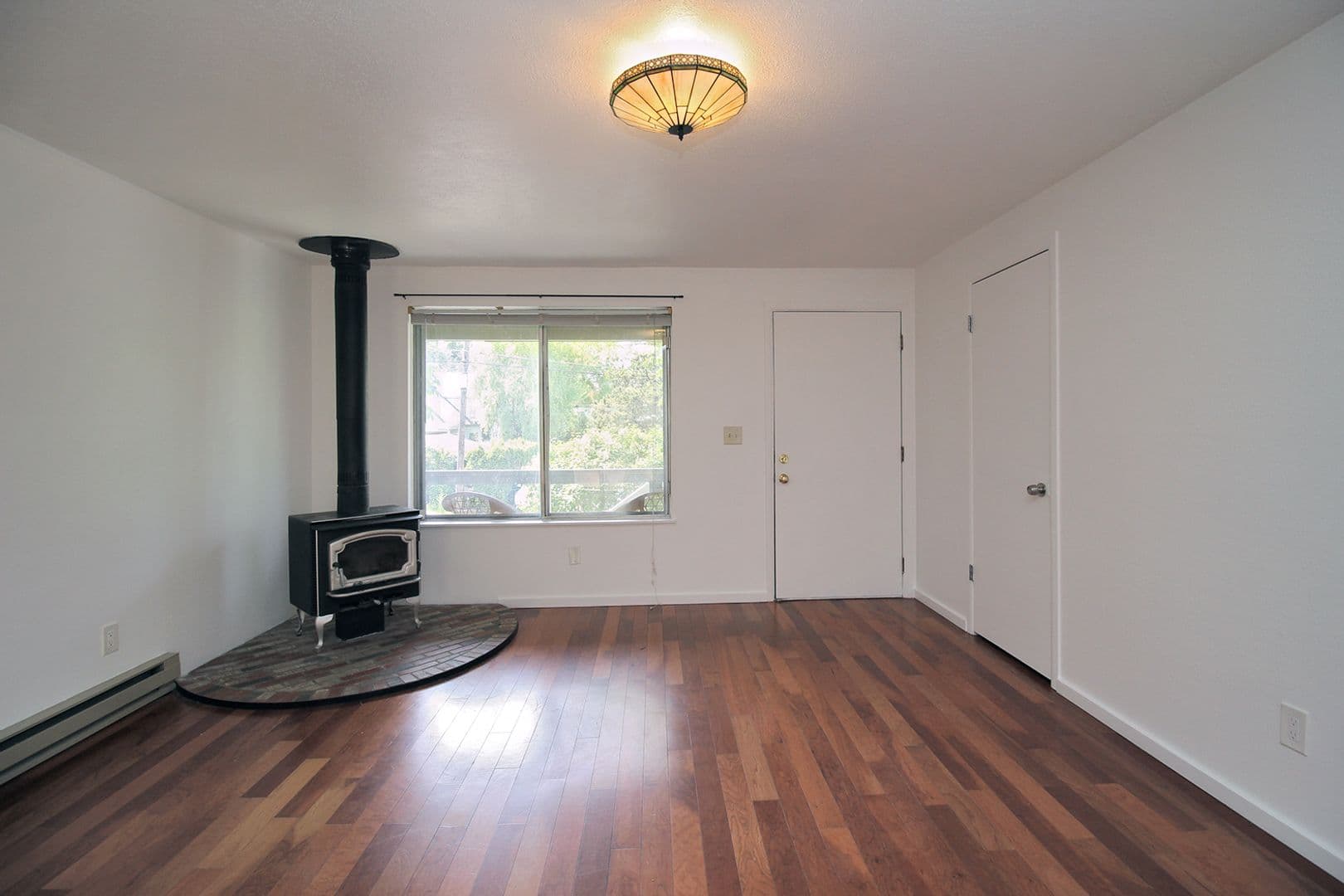 Portland Apartment: 9706 SW 49th Ave #A-B