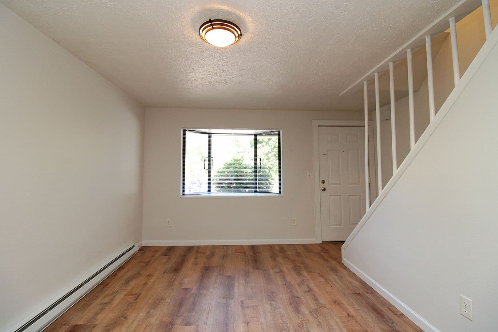 Portland Apartment: 5704 SW Beaverton-Hillsdale Hwy